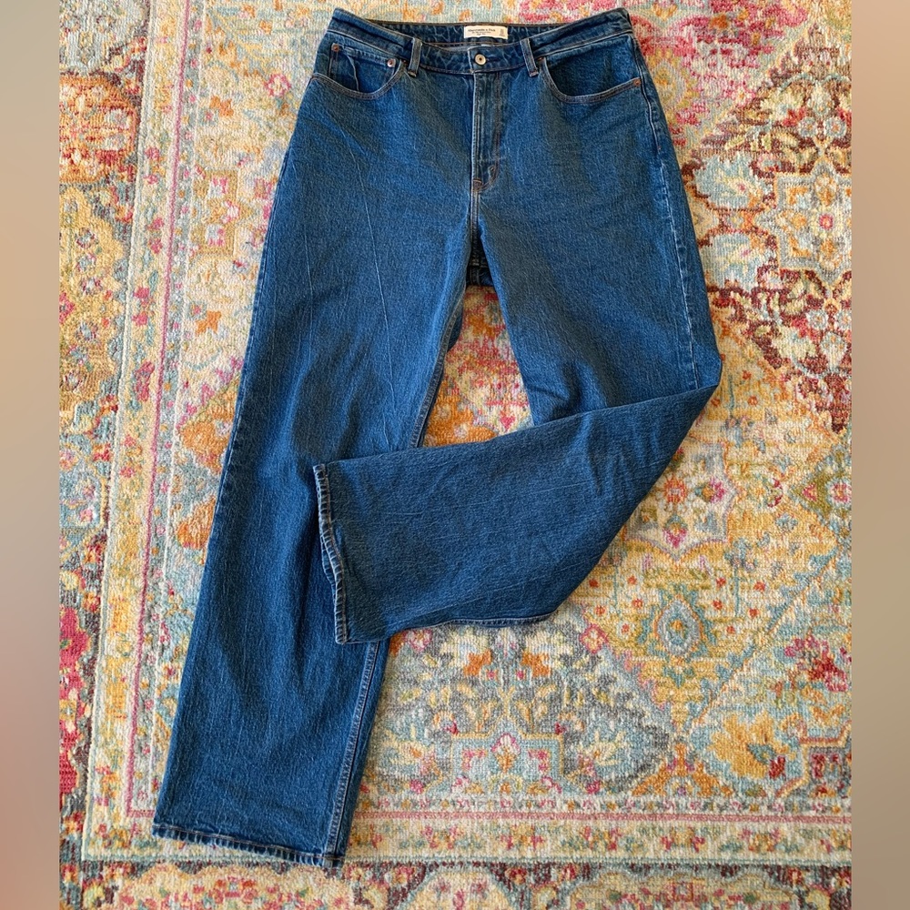 Abercrombie & Fitch Curve Love High Rise 90s Relaxed Jean